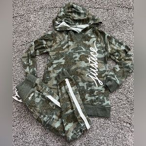 Justice camo sweatshirt & jogger set (girls youth)
